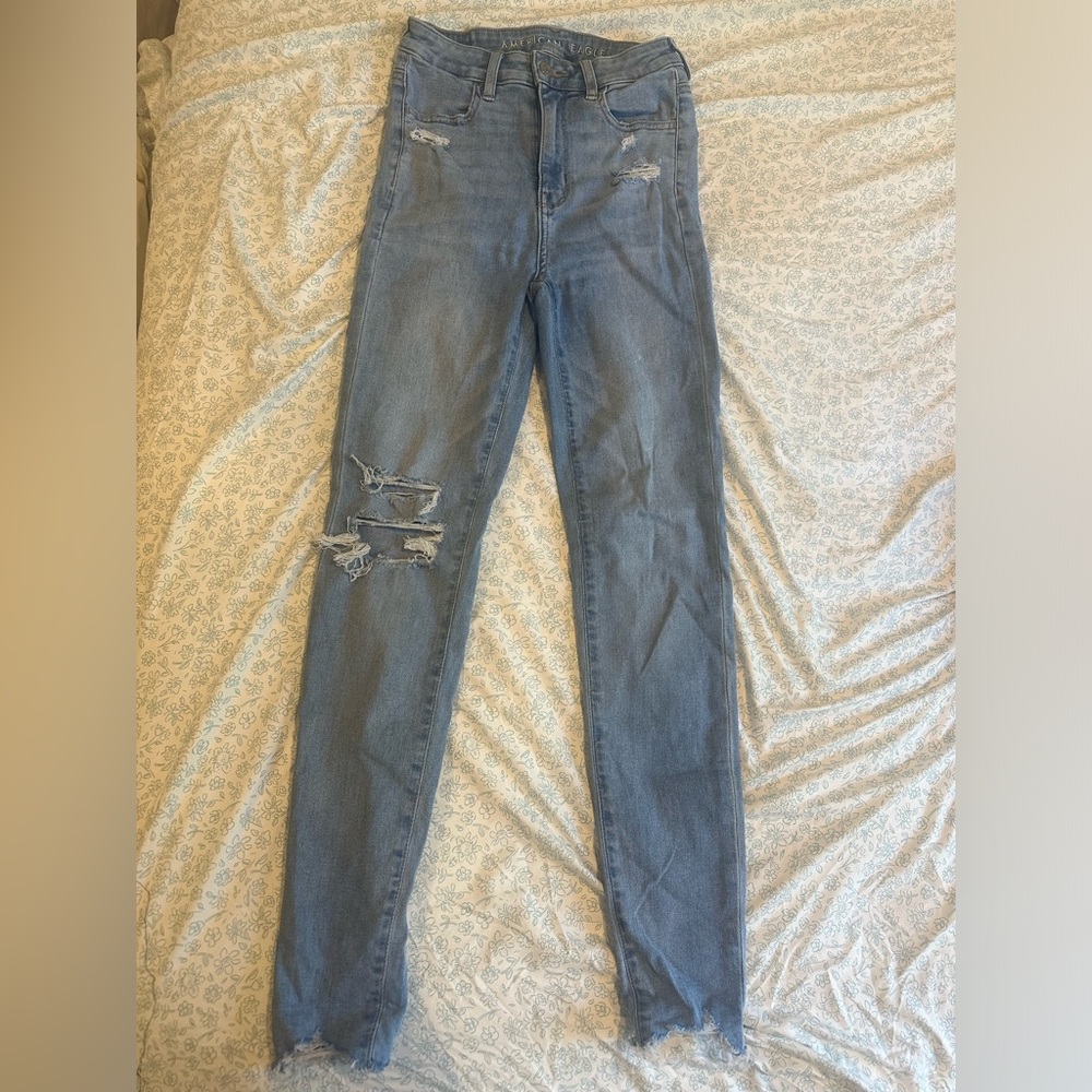 American Eagle Skinny Ripped Jeans!